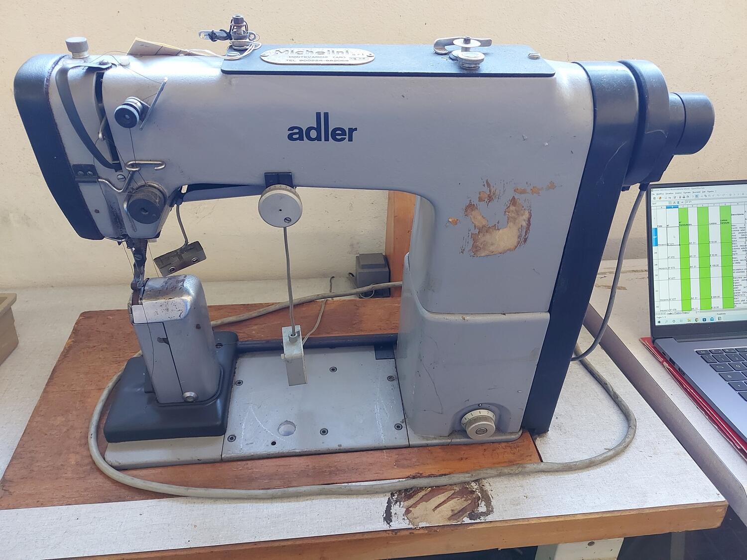 Lot Sewing Machines