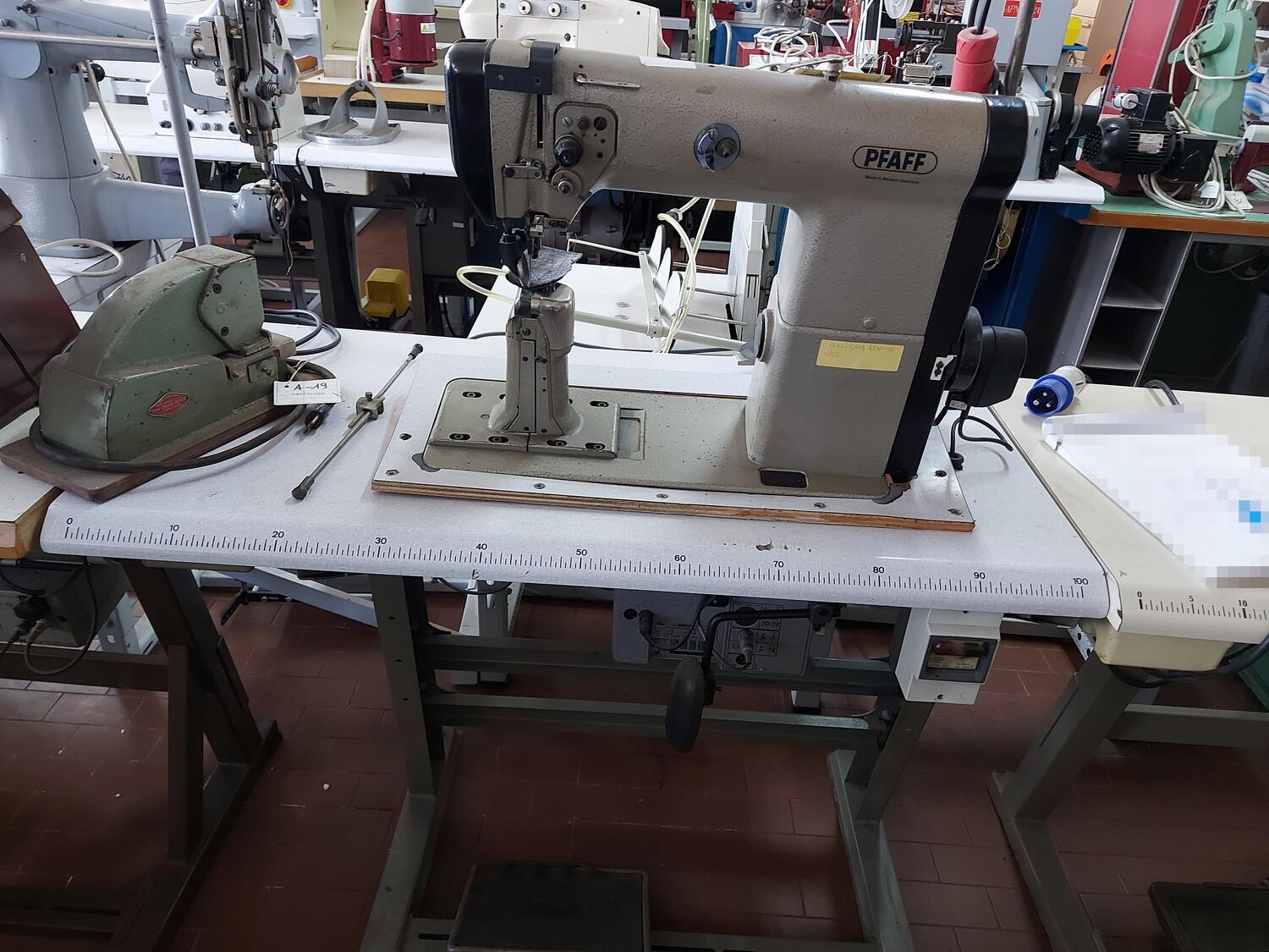 Lot Sewing machines