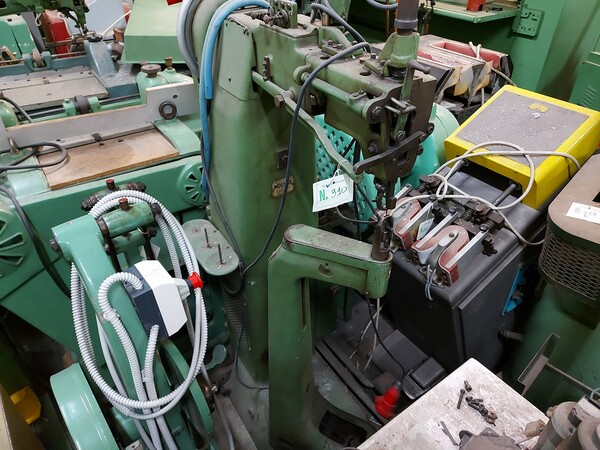 Macchine per cucire in vendita