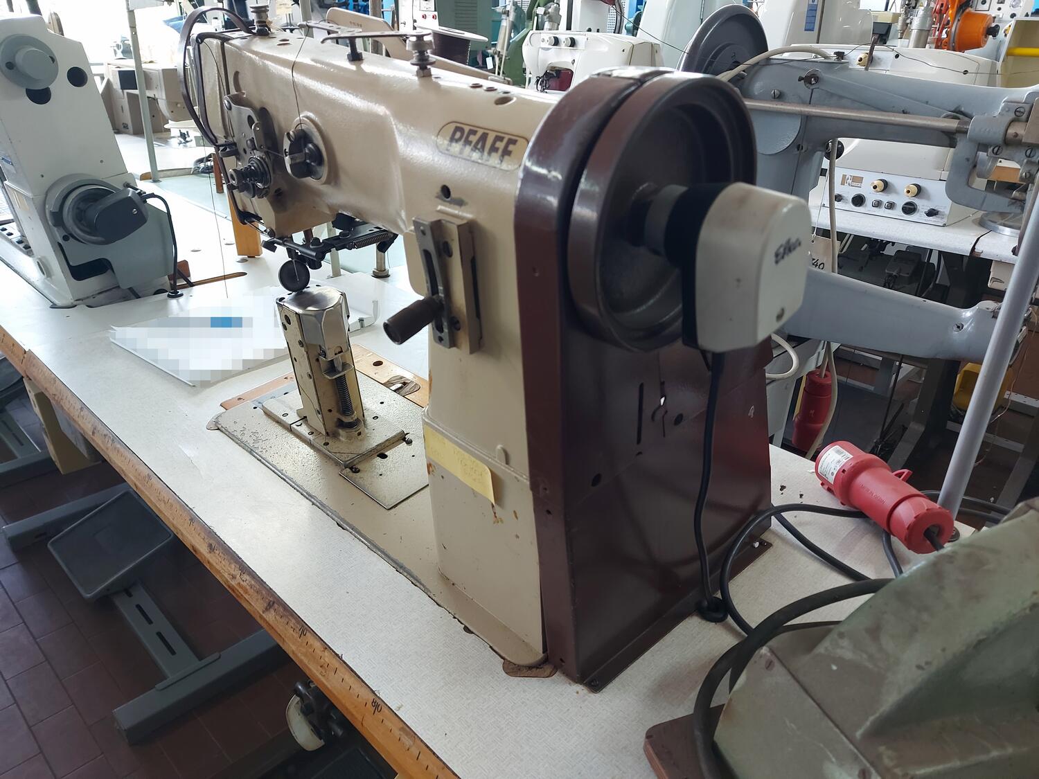 Lot Sewing Machines