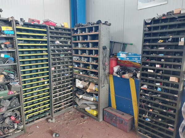 1#7426 Attrezzature e arredi per officina elettrauto in vendita - foto 2