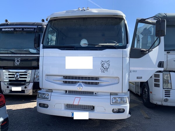 Autocarri in vendita