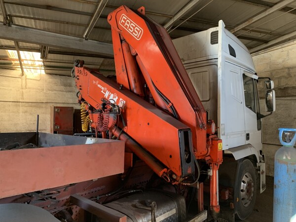 19#7431 Autocarr Iveco EuroCargo con gru idraulica Fassi in vendita - foto 4