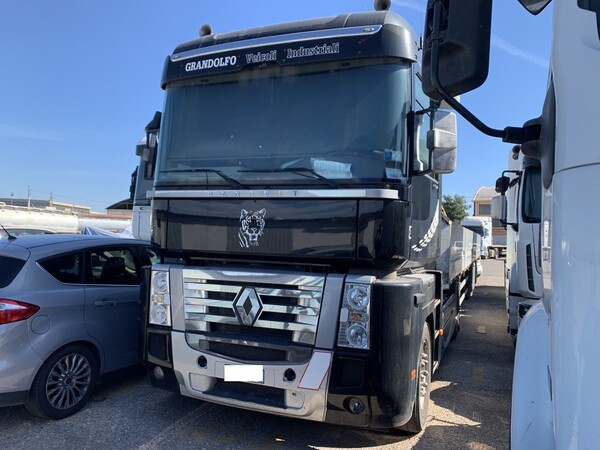 Autocarri in vendita