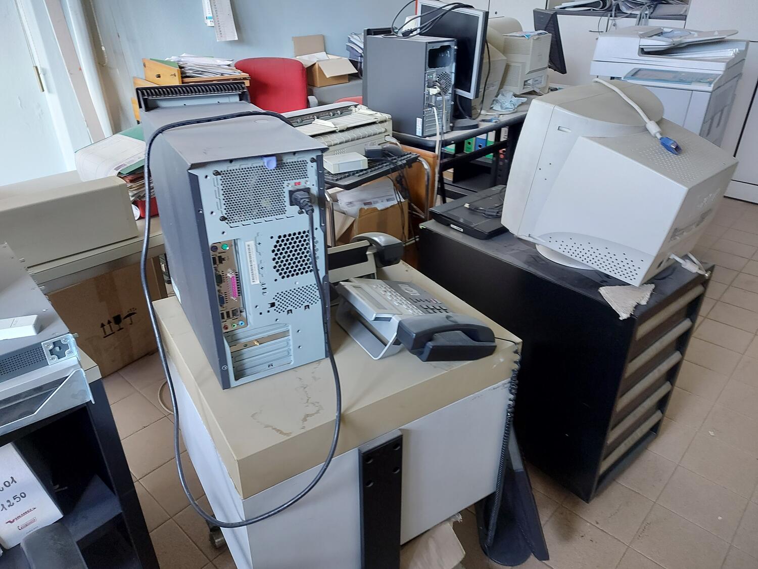 Lot Office furniture