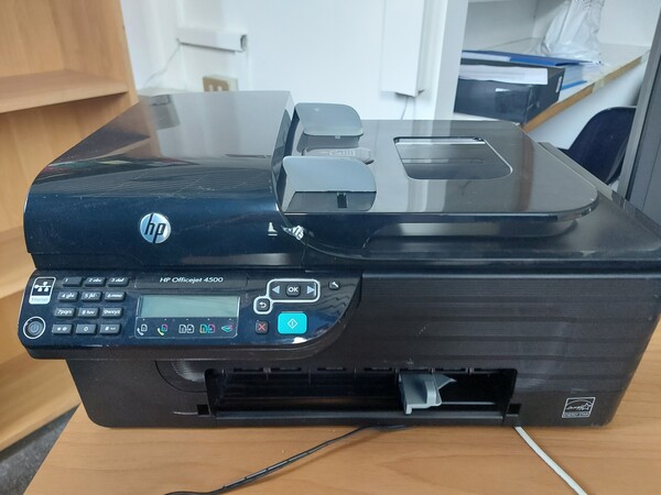 106#7457 Arredi e attrezzature per ufficio in vendita - foto 2
