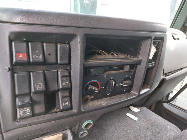 29#7457 Autocarro Volvo FL6 250 A12 in vendita - foto 15