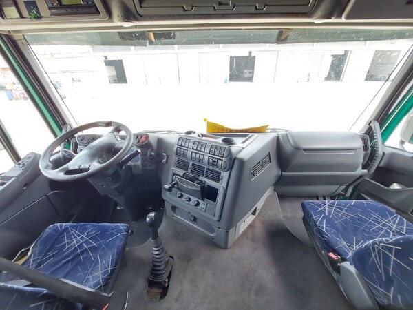 93#7457 Trattore stradale Iveco Stralis in vendita - foto 9