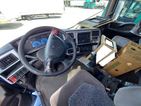 46#7458 Trattore stradale Renault 11GTA1-480E3 in vendita - foto 12