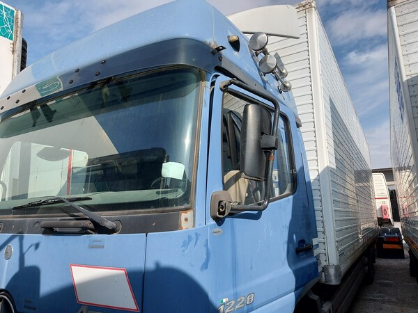 48#7458 Autocarro Mercedes Atego in vendita - foto 2
