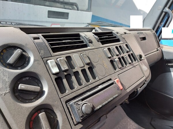 48#7458 Autocarro Mercedes Atego in vendita - foto 4