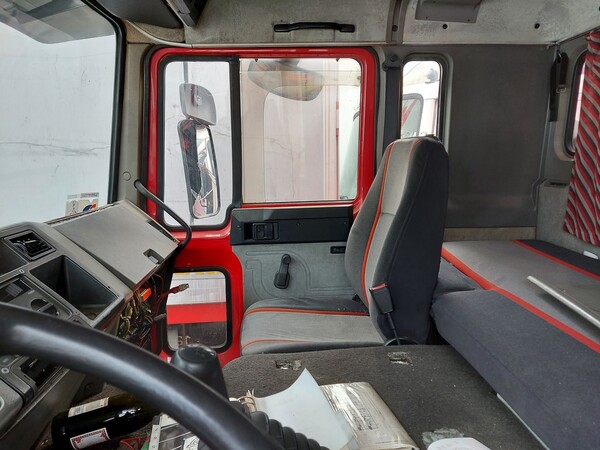 57#7458 Autocarro Volvo FL614 4X2 in vendita - foto 4