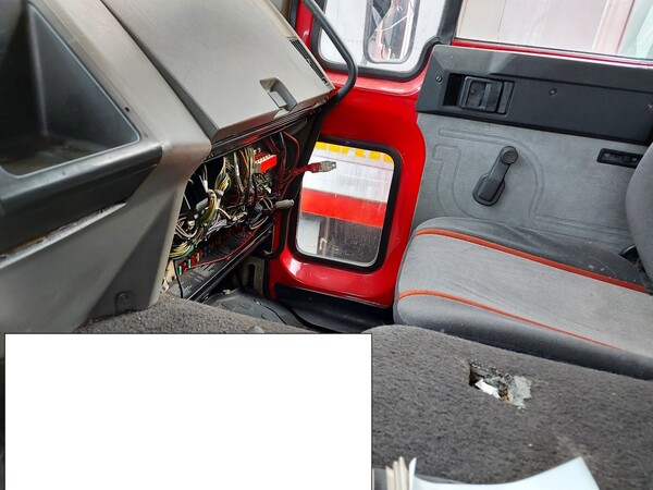 57#7458 Autocarro Volvo FL614 4X2 in vendita - foto 5