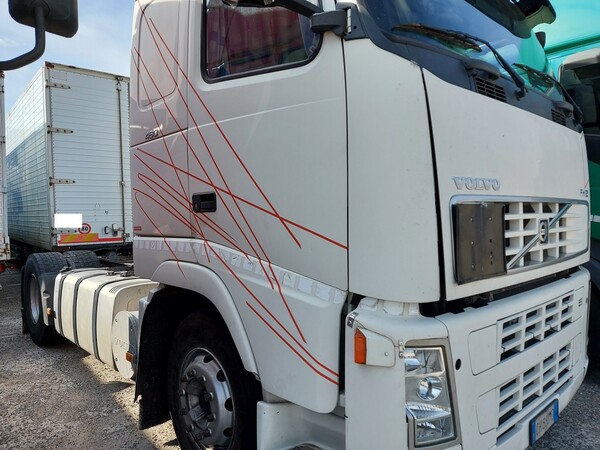 72#7458 Trattore stradale Volvo FH12T42 in vendita - foto 3