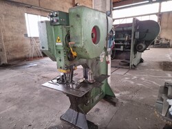 Omera punching machine - Lot 7 (Auction 7460)