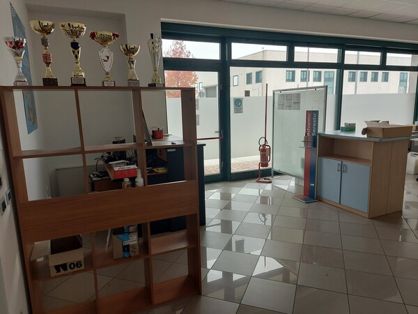 4#7466 Arredo da ufficio e negozio in vendita - foto 2