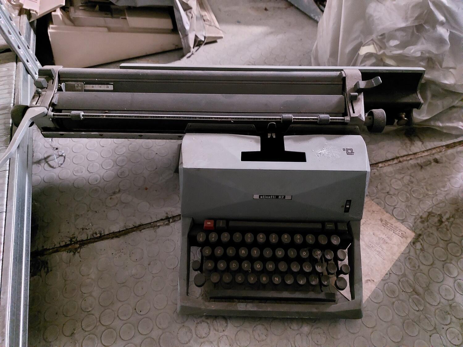 Lot Vintage typewriters