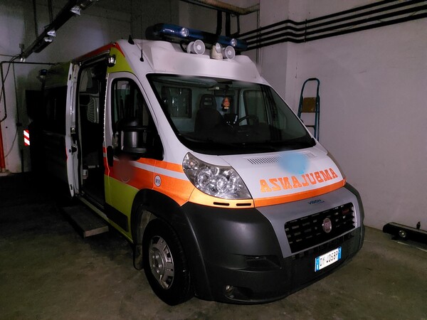 1#7479 Veicoli di soccorso d'emergenza attrezzati e materiale medico in vendita - foto 129