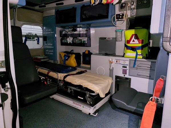 1#7479 Veicoli di soccorso d'emergenza attrezzati e materiale medico in vendita - foto 175