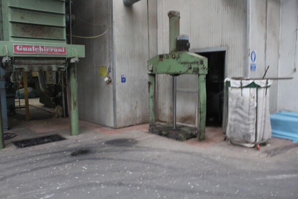 1#7482 Macchinari e attrezzature per carbonizzo e autocarro Iveco in vendita - foto 48