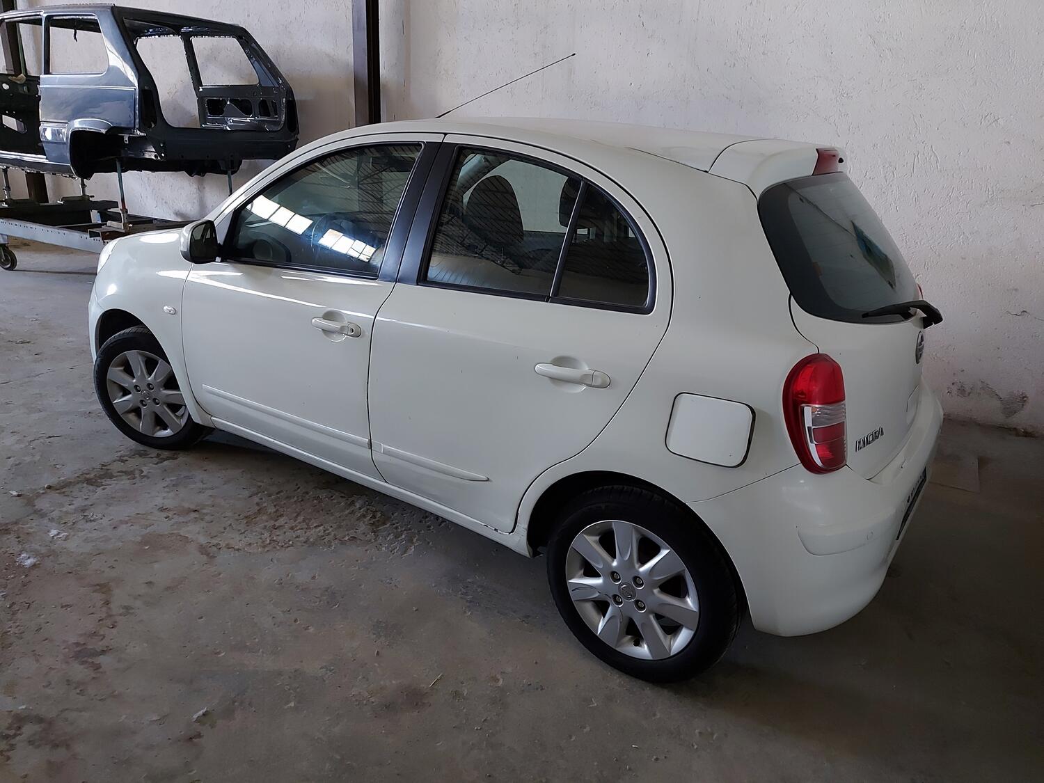 Lot Nissan Micra car