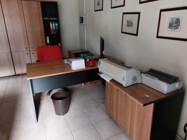 6#7489 Mobili e macchine d'ufficio in vendita - foto 2