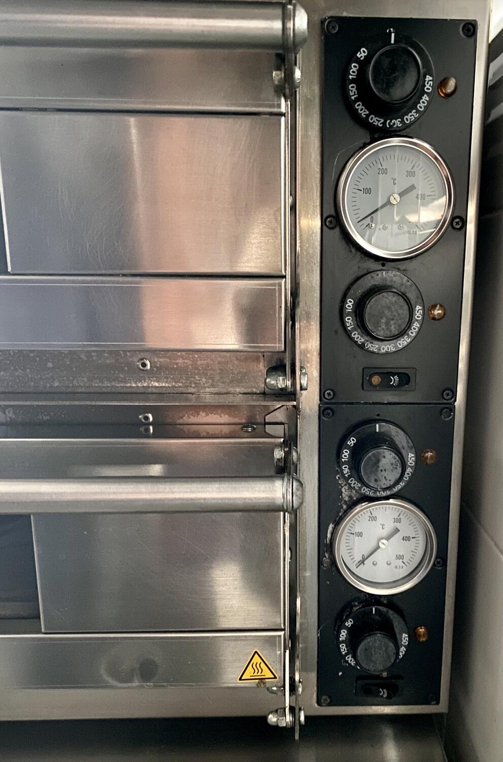 Lot Mec pizza oven and Electrolux fryer