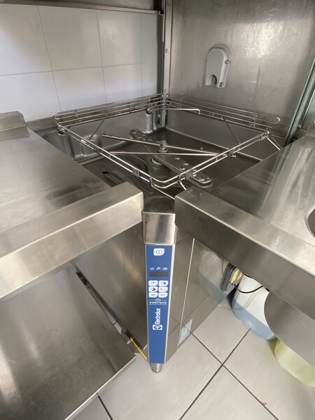 9#7498 Lavastoviglie Electrolux e lavamani a muro in vendita - foto 2