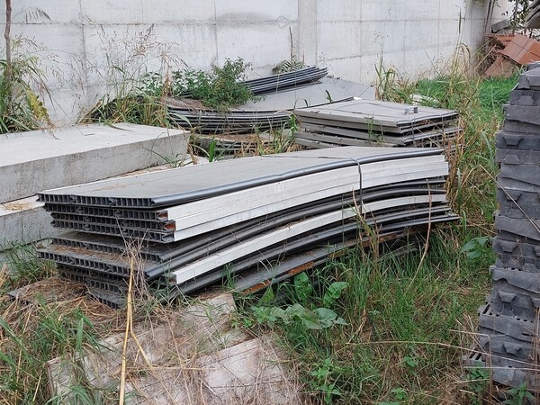 1#7510 Grigliati posatoi per suini in vendita - foto 3