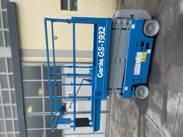 2#7516 Piattaforma aerea verticale Genie in vendita - foto 2