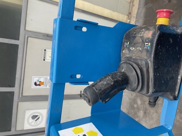 2#7516 Piattaforma aerea verticale Genie in vendita - foto 8