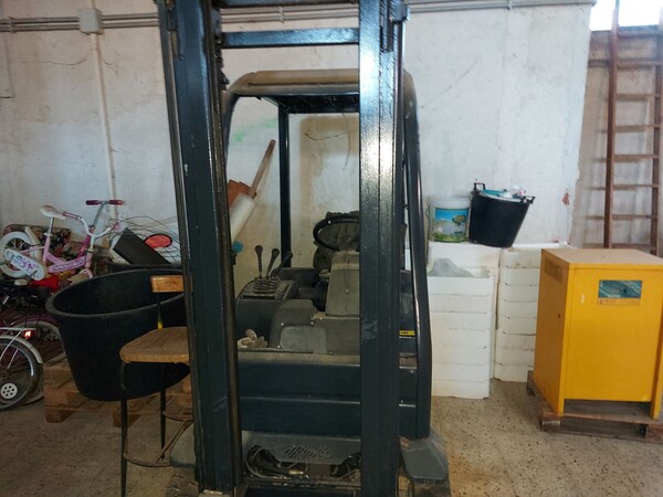 2#7517 Carrello elevatore Om e carica batteria Atib in vendita - foto 3