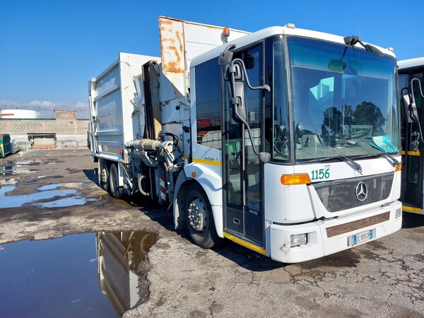 20#7528 Autocompattatore laterale Daimlerchrysler in vendita - foto 2