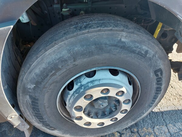 21#7528 Autocarro con scarrabile Iveco in vendita - foto 8