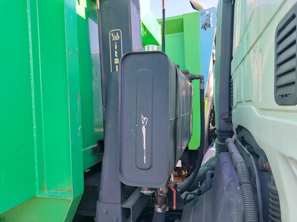 21#7528 Autocarro con scarrabile Iveco in vendita - foto 9