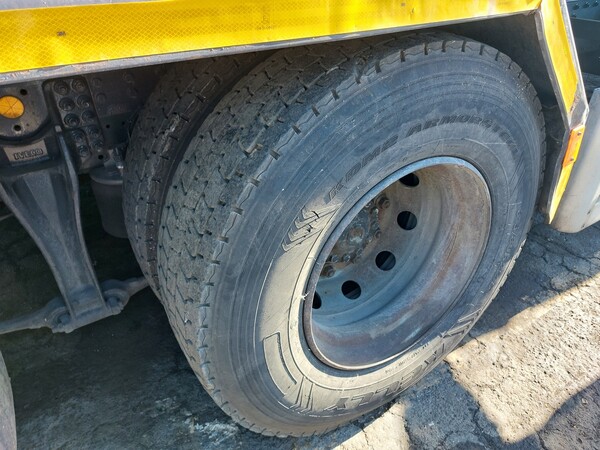 21#7528 Autocarro con scarrabile Iveco in vendita - foto 10