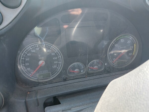 21#7528 Autocarro con scarrabile Iveco in vendita - foto 18