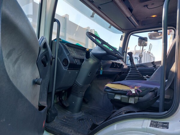 25#7528 Autocarro con scarrabile Daimlerchrysler in vendita - foto 12