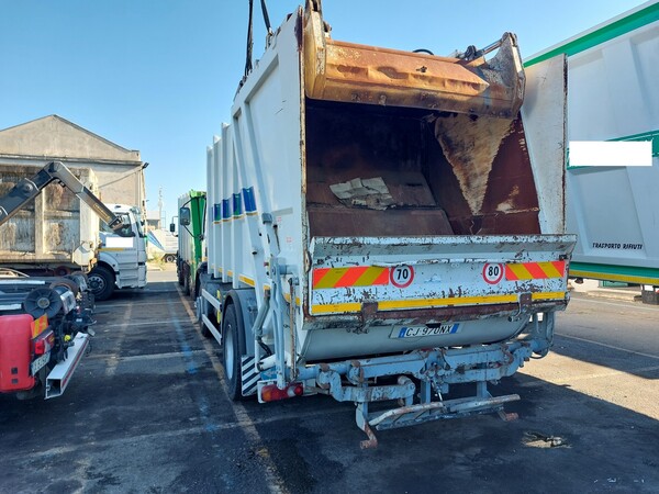 27#7528 Autocompattatore Renault in vendita - foto 4