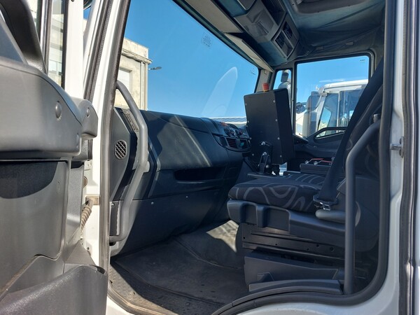 28#7528 Spazzatrice Iveco in vendita - foto 11