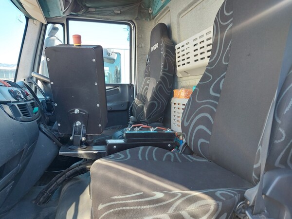 28#7528 Spazzatrice Iveco in vendita - foto 12