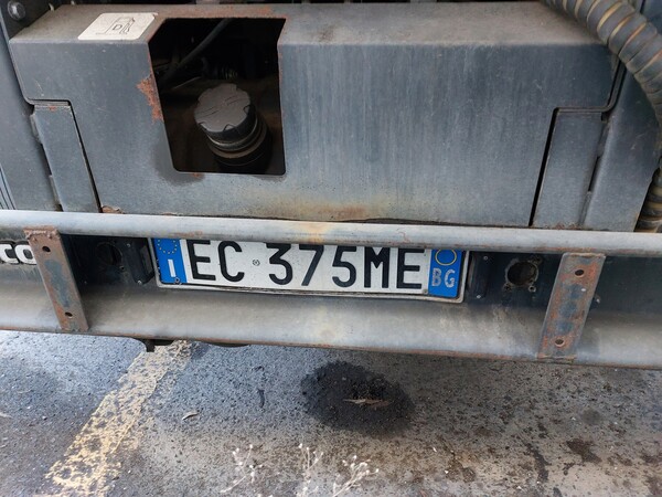29#7528 Spazzatrice Iveco in vendita - foto 5