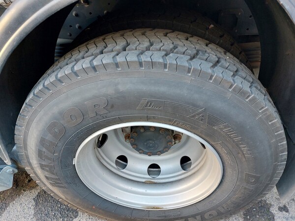 29#7528 Spazzatrice Iveco in vendita - foto 6