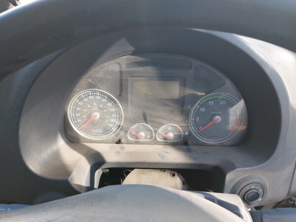 29#7528 Spazzatrice Iveco in vendita - foto 15