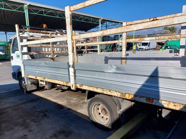 3#7528 Autocarro con pianale Nissan in vendita - foto 4
