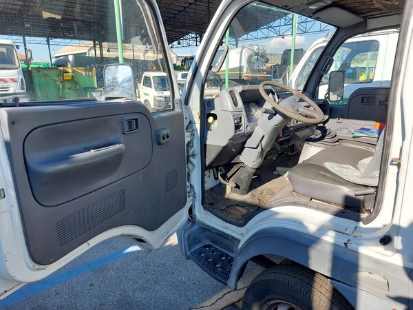 3#7528 Autocarro con pianale Nissan in vendita - foto 12