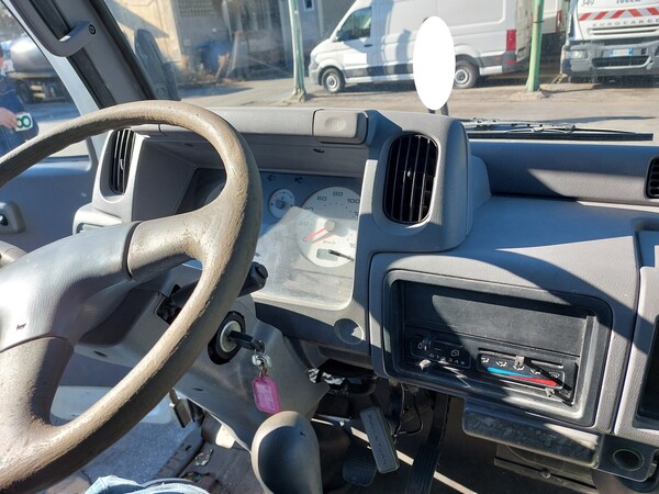 3#7528 Autocarro con pianale Nissan in vendita - foto 15