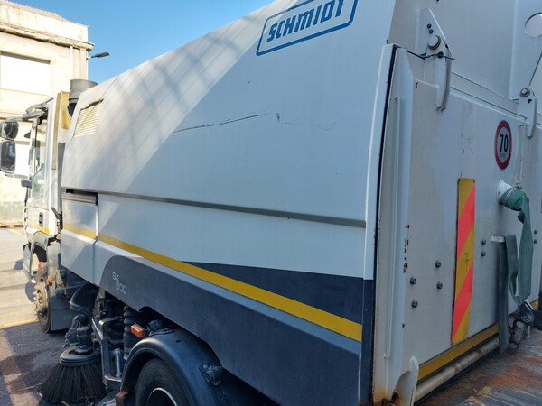 31#7528 Spazzatrice Iveco in vendita - foto 5
