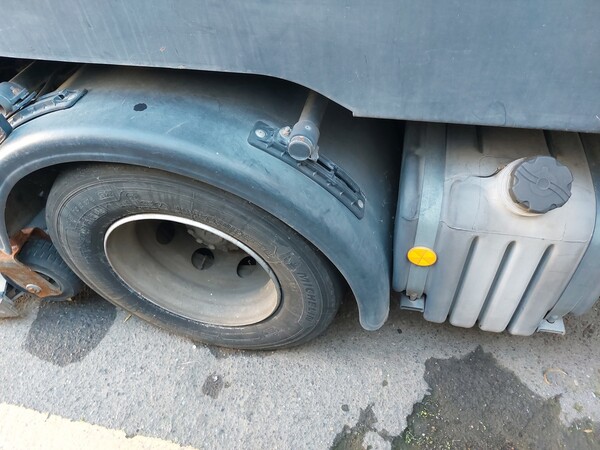 31#7528 Spazzatrice Iveco in vendita - foto 6