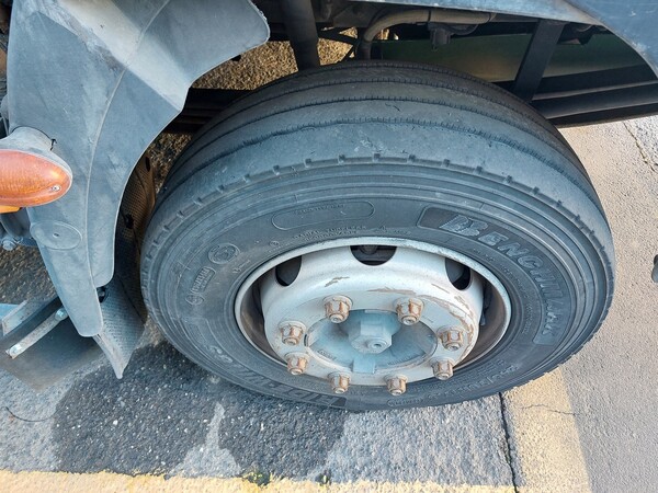 31#7528 Spazzatrice Iveco in vendita - foto 9